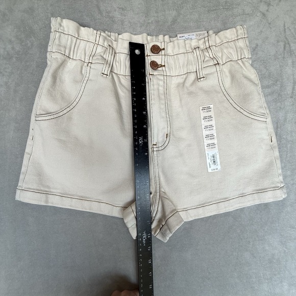 SO Shorts Waist 11/30 Ecru‎ Cream White High Rise Paper Bag Mom Clean Girl NWT - Picture 3 of 8